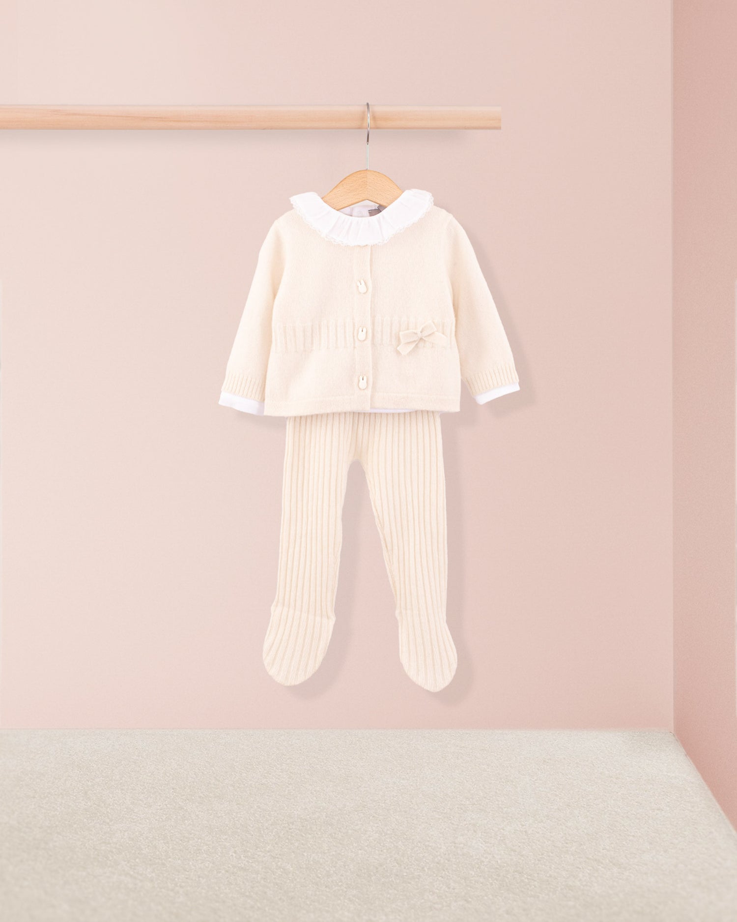 Cashmere Ribbed Cream Footed Legging